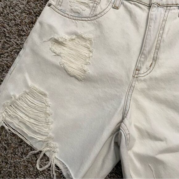 Urban Outfitters BDG Drop Waist Destroy Denim Shorts Size 26 NWT - Picture 2 of 7